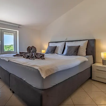 Apartment Graceful In Near Centinera *