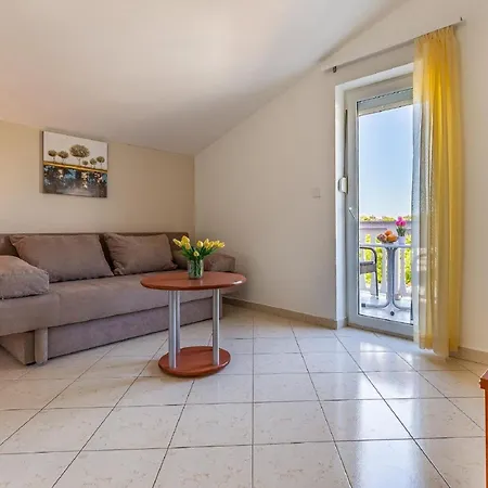 Apartment Graceful In Near Centinera