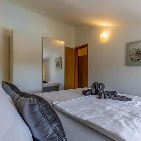 Graceful In Near Centinera Apartment *