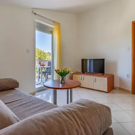 Apartment Graceful In Near Centinera Banjole