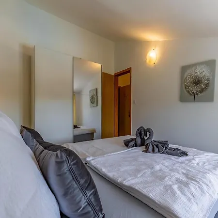 Apartament In Near Sea Banjole